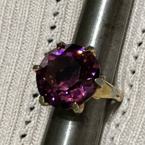 VENDOME Vintage 1960's Amethyst Purple Crystal Solitaire adjustable shank ring